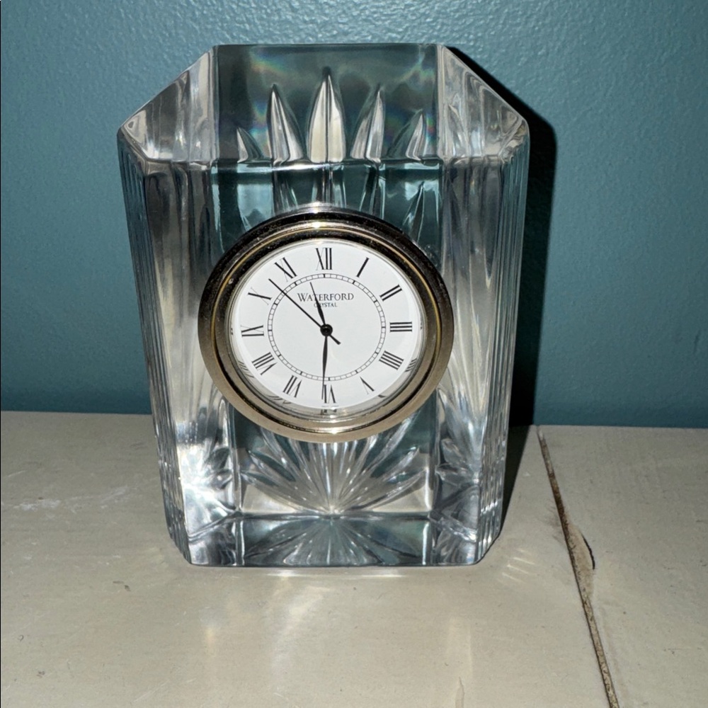 Waterford Crystal Meridian Quartz Desk Clock - clock works (new battery)